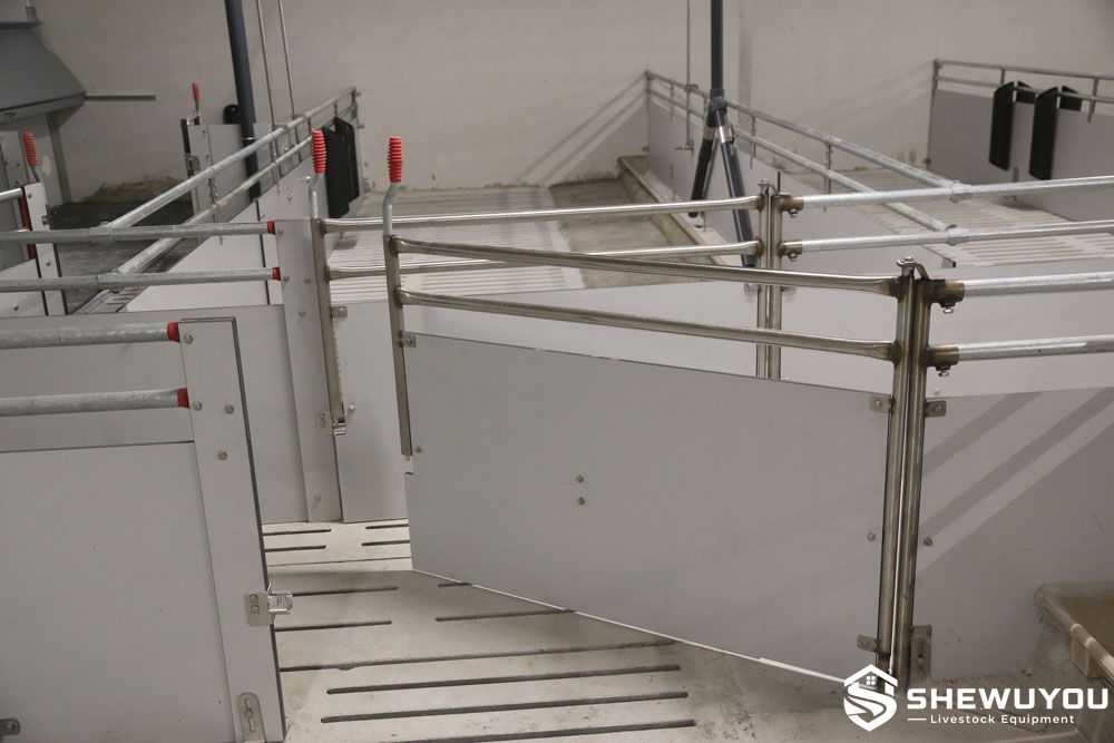 compact fiber pig pen partition panels