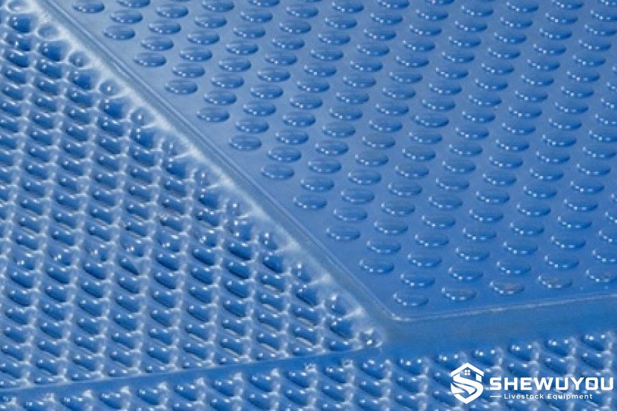 Coated Piglet Slat with Solid Heated Area
