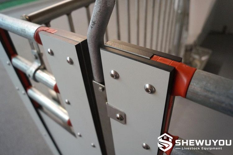 pig pen with compact fiber partition panels