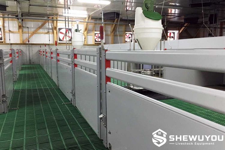 PVC panel finisher pig pen system