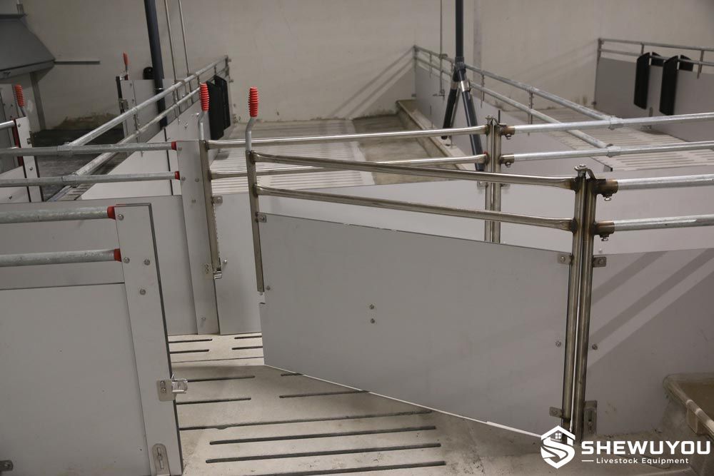 fiber panel finisher pig pen with slatted floor