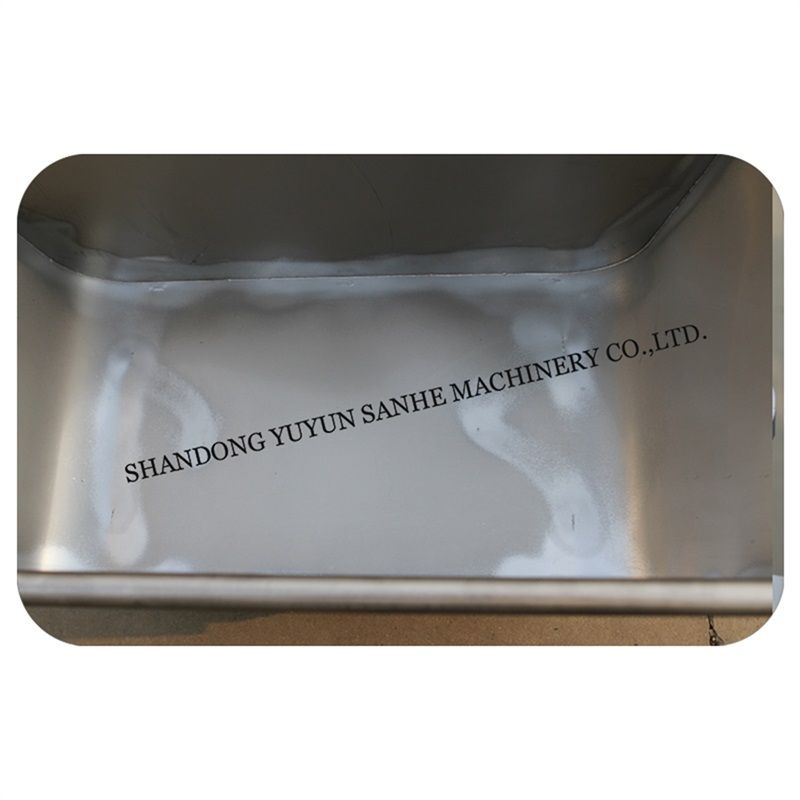 Full-Welded Stainless Steel Feed Cart Interior