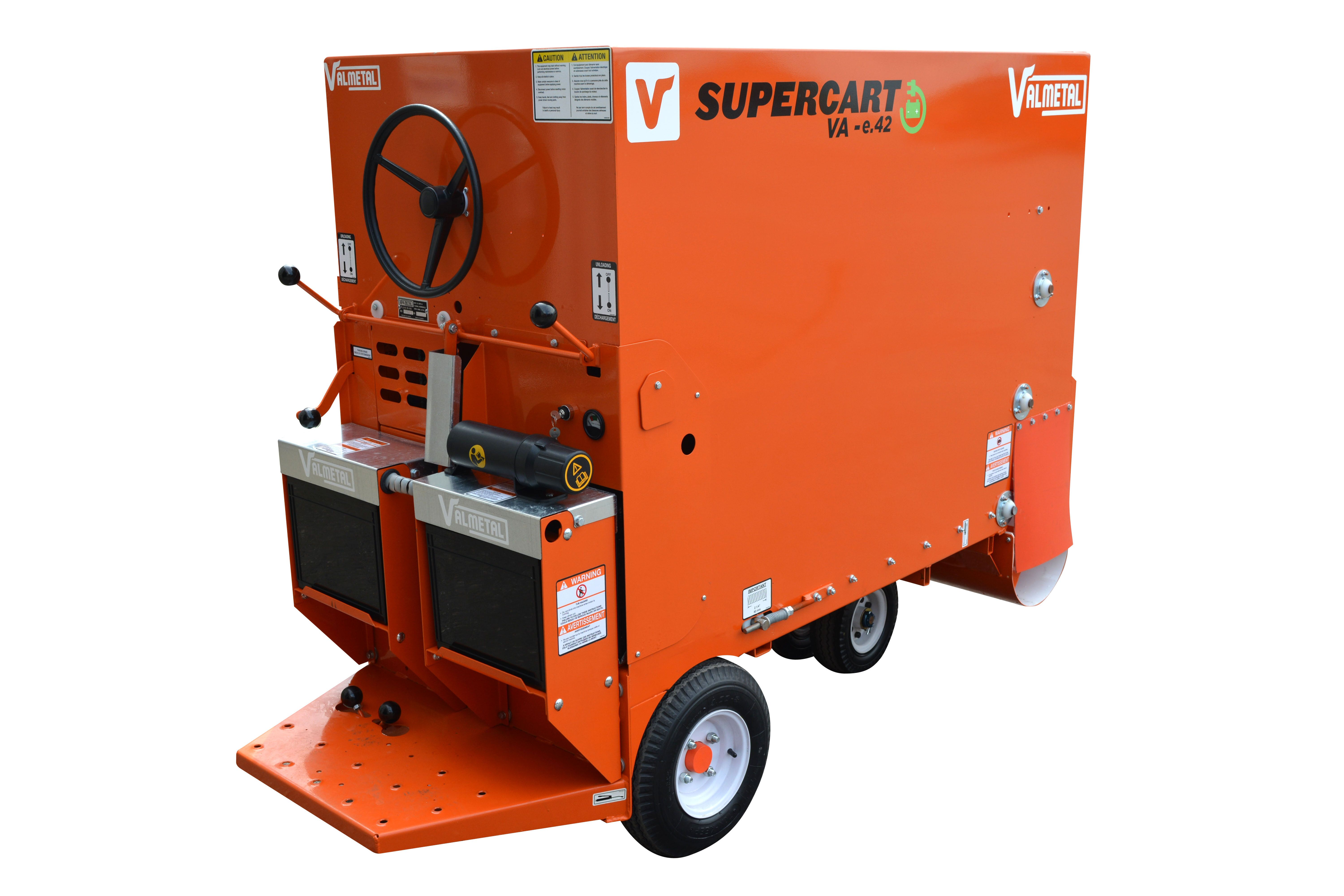 Electric Livestock Feed Cart for Barn Distribution
