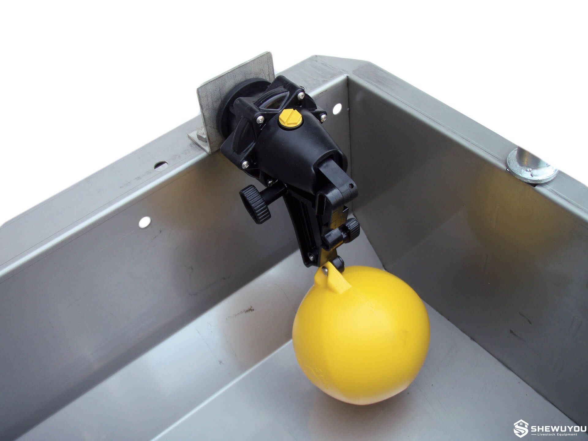 Multi-mount water level valve installed in livestock trough