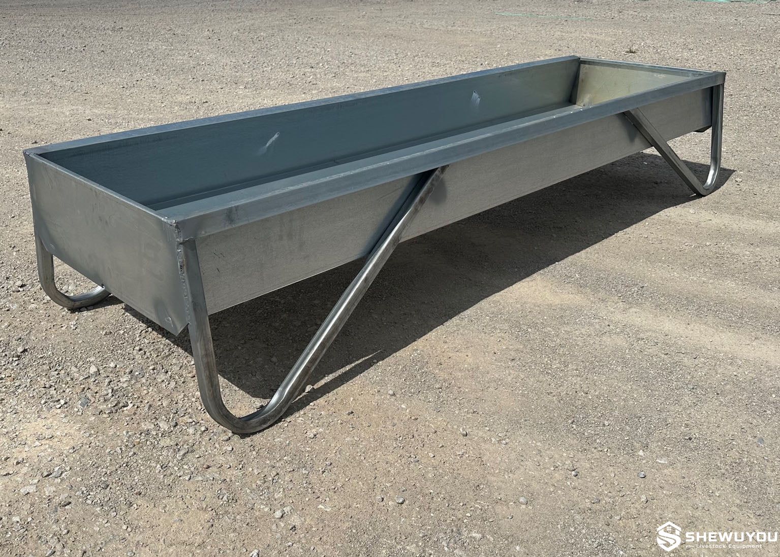 galvanized cattle floor feed bunk