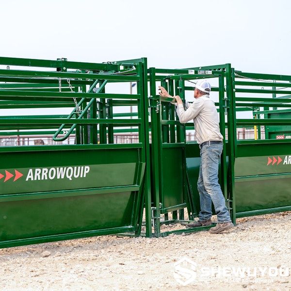 cattle sorting diversion gate with adjustable layout