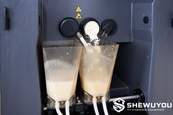 fresh milk and milk replacer mixing system in automatic calf feeder