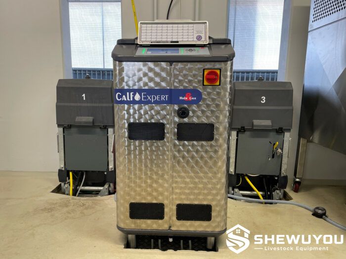 automatic calf feeder with weighing system