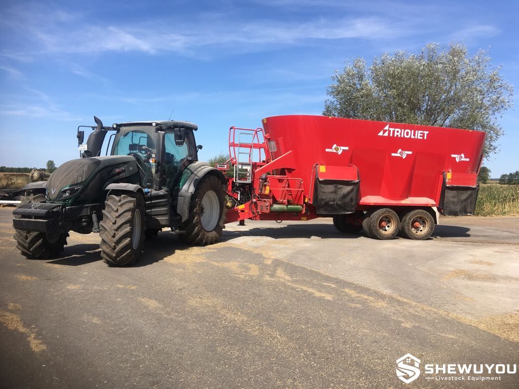 triple-auger large-capacity TMR mixer wagon