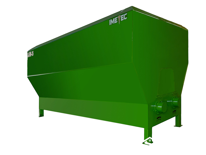 horizontal TMR feed mixer rear view