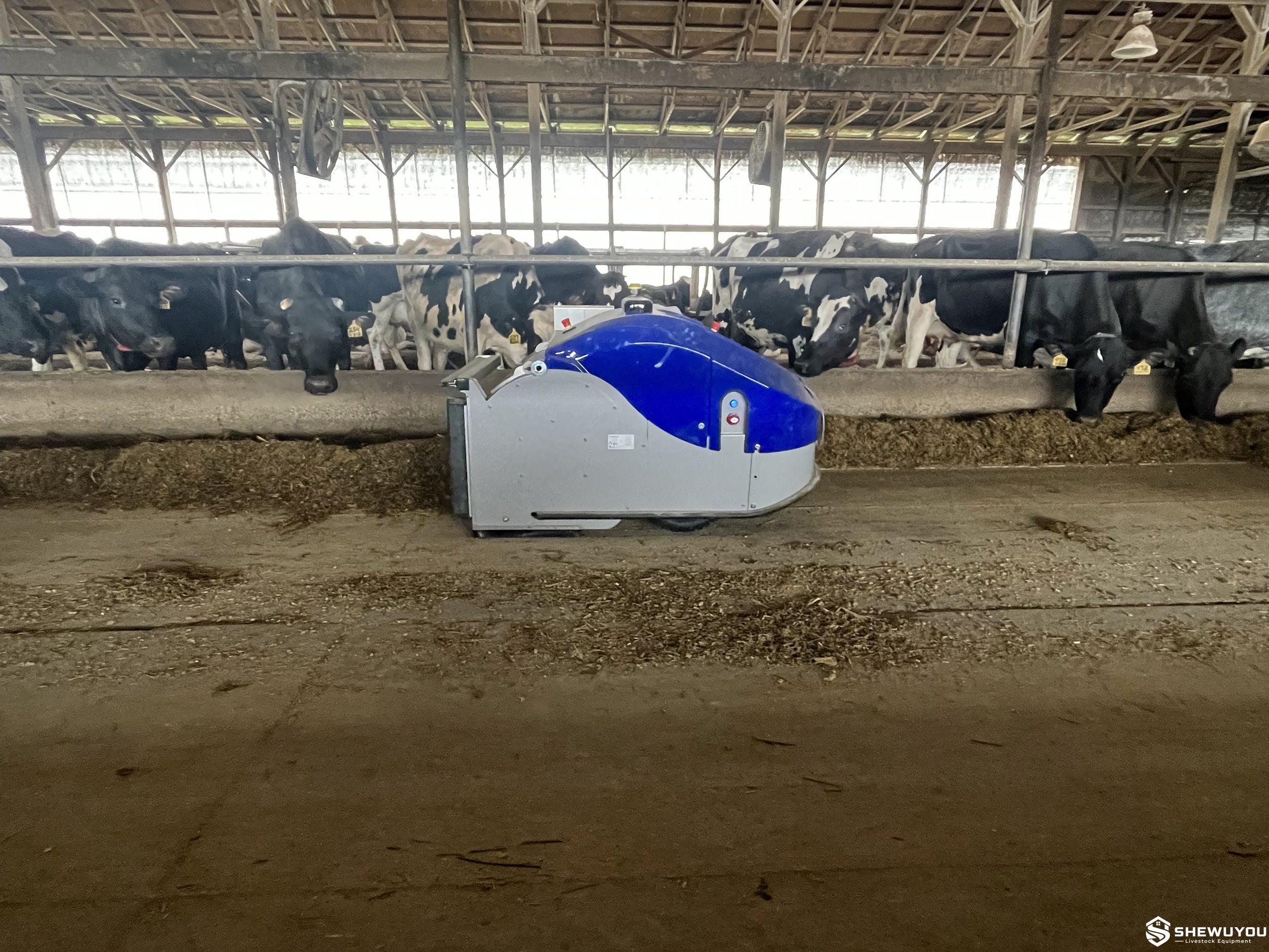 vision navigation smart feed pusher robot