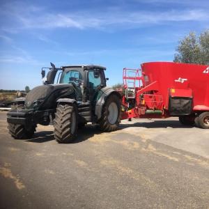 Triple-Auger Large-Capacity TMR Mixer Wagon - SHEWUYOU Livestock Equipment