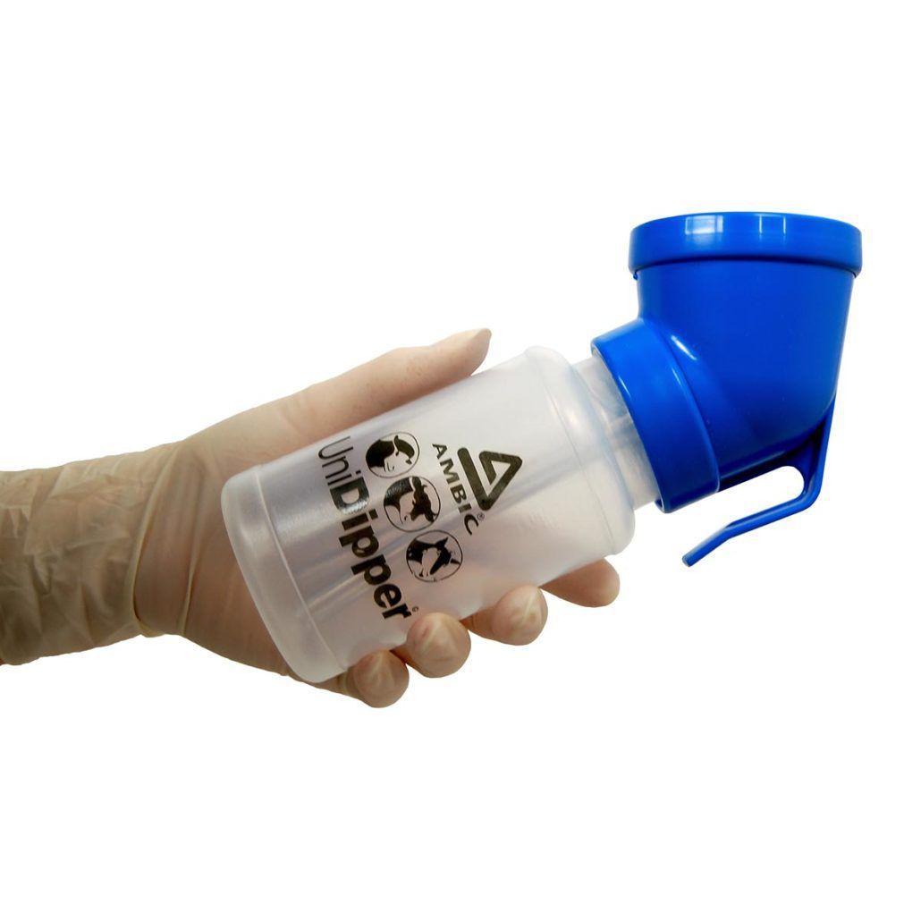 Cow teat dipping cup non-return applicator