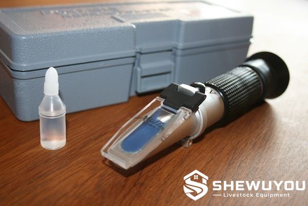Portable colostrum refractometer testing equipment