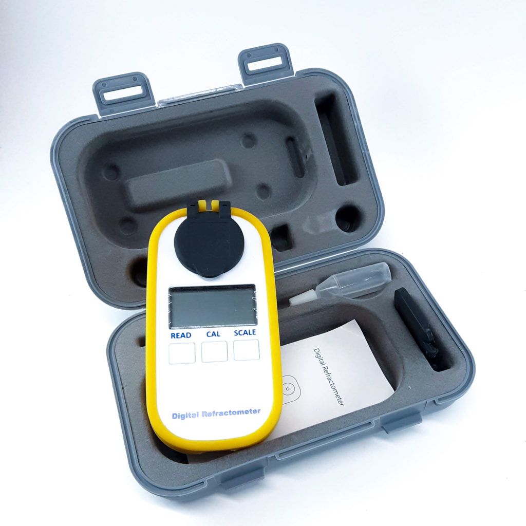 Colostrum testing kit with digital refractometer and sample accessories