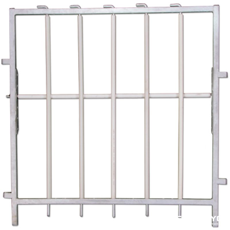 Adjustable lamb creep feeder gate