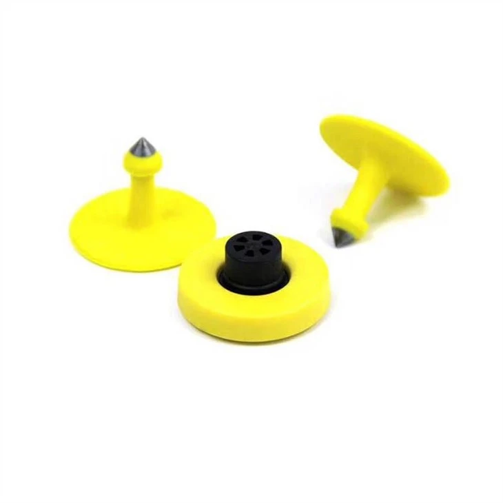 RFID cattle ear tag male and female locking structure