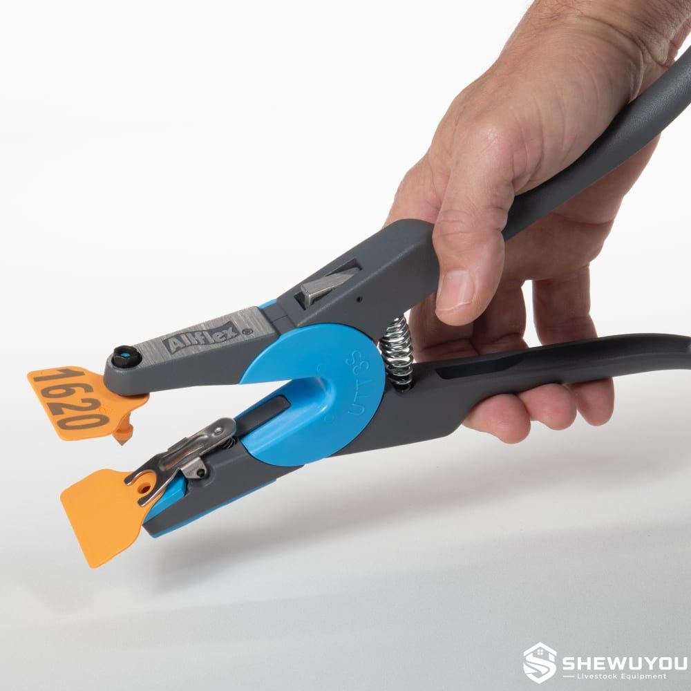 multi-purpose livestock ear tag pliers