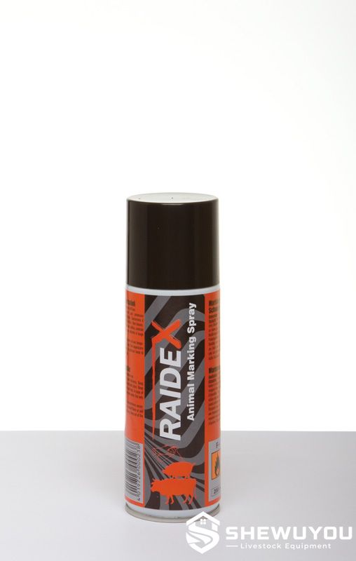 red livestock spray marker for cattle and farm animals