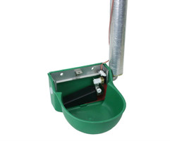 frost-free calf drinking bowl with heated water supply pipe