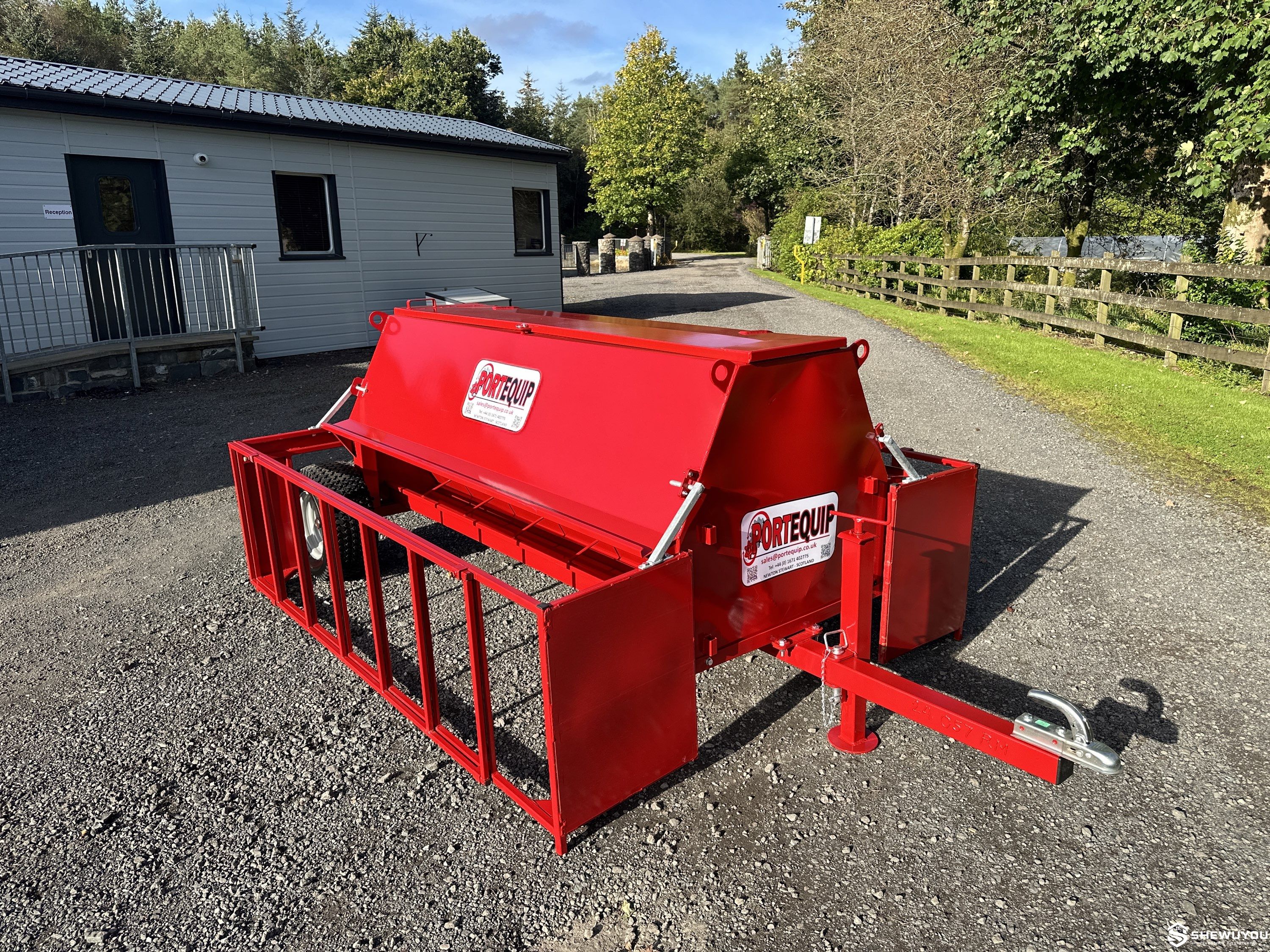 600kg mobile lamb creep feeder