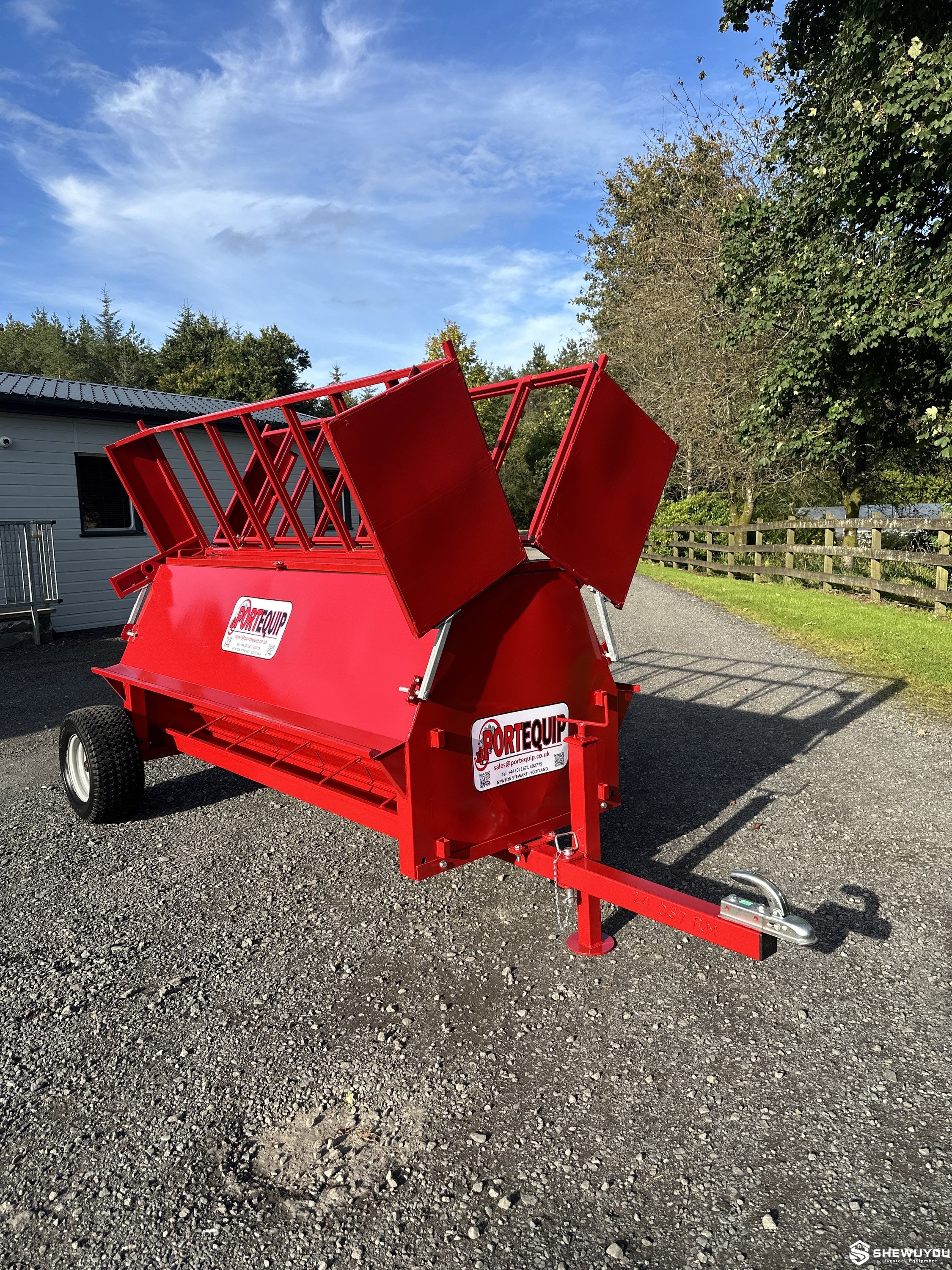 mobile lamb creep feeder livestock feeding equipment