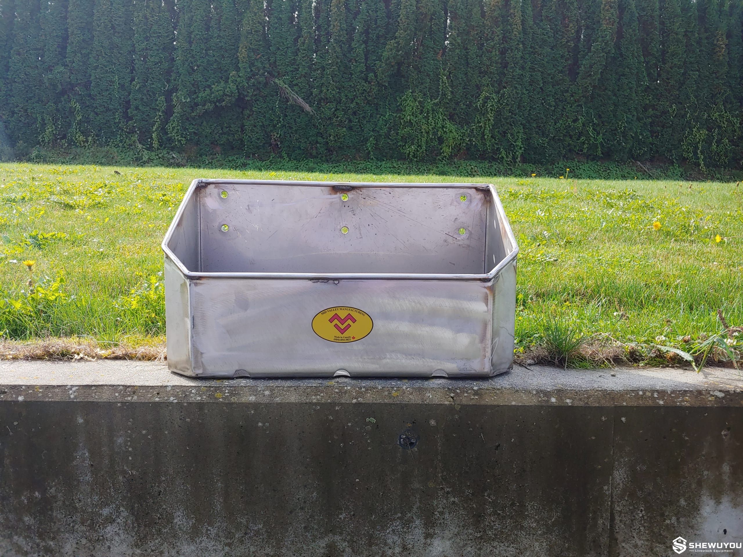 heavy duty stainless steel cattle mineral block holder