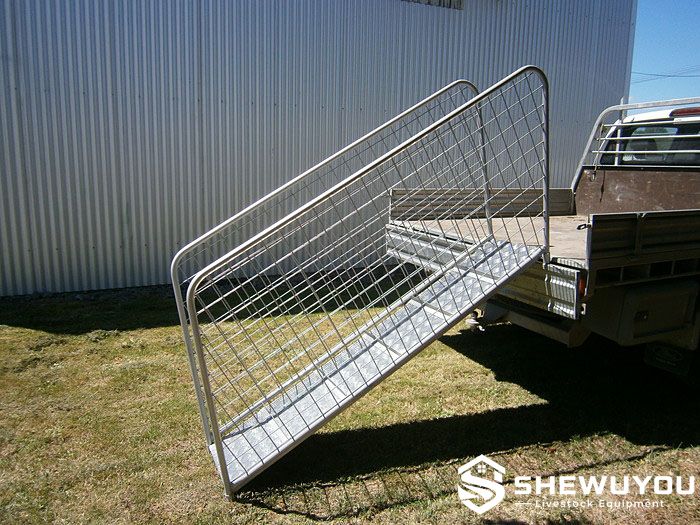 foldable sheep loading ramp for livestock trailer