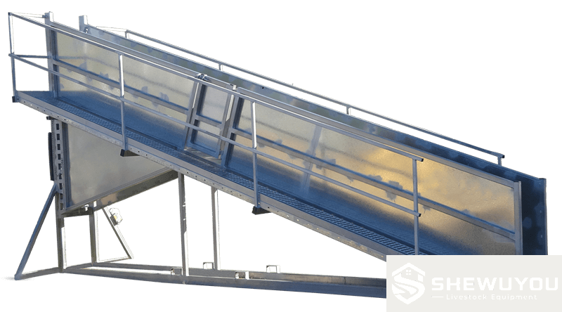 sheep loading ramp with operator walkway