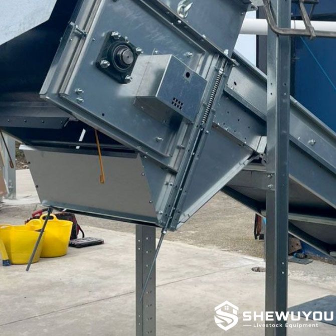 poultry manure conveyor transfer joint