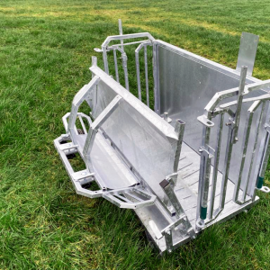 Foot-Pedal Sheep Turnover Crate - SHEWUYOU Livestock Equipment