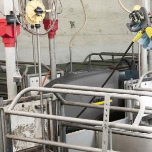 Hot Water Foam Cleaning System for Livestock Farms - SHEWUYOU Livestock Equipment