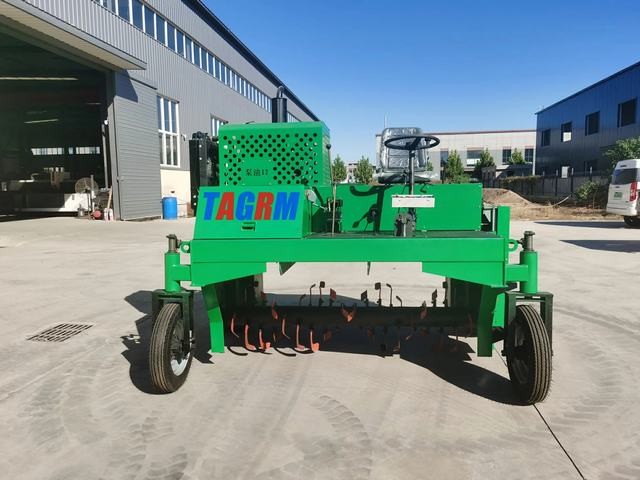 Compact Wheeled Self-Propelled Compost Turner - SHEWUYOU Livestock Equipment